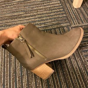 Blondo waterproof boots ankle taupe